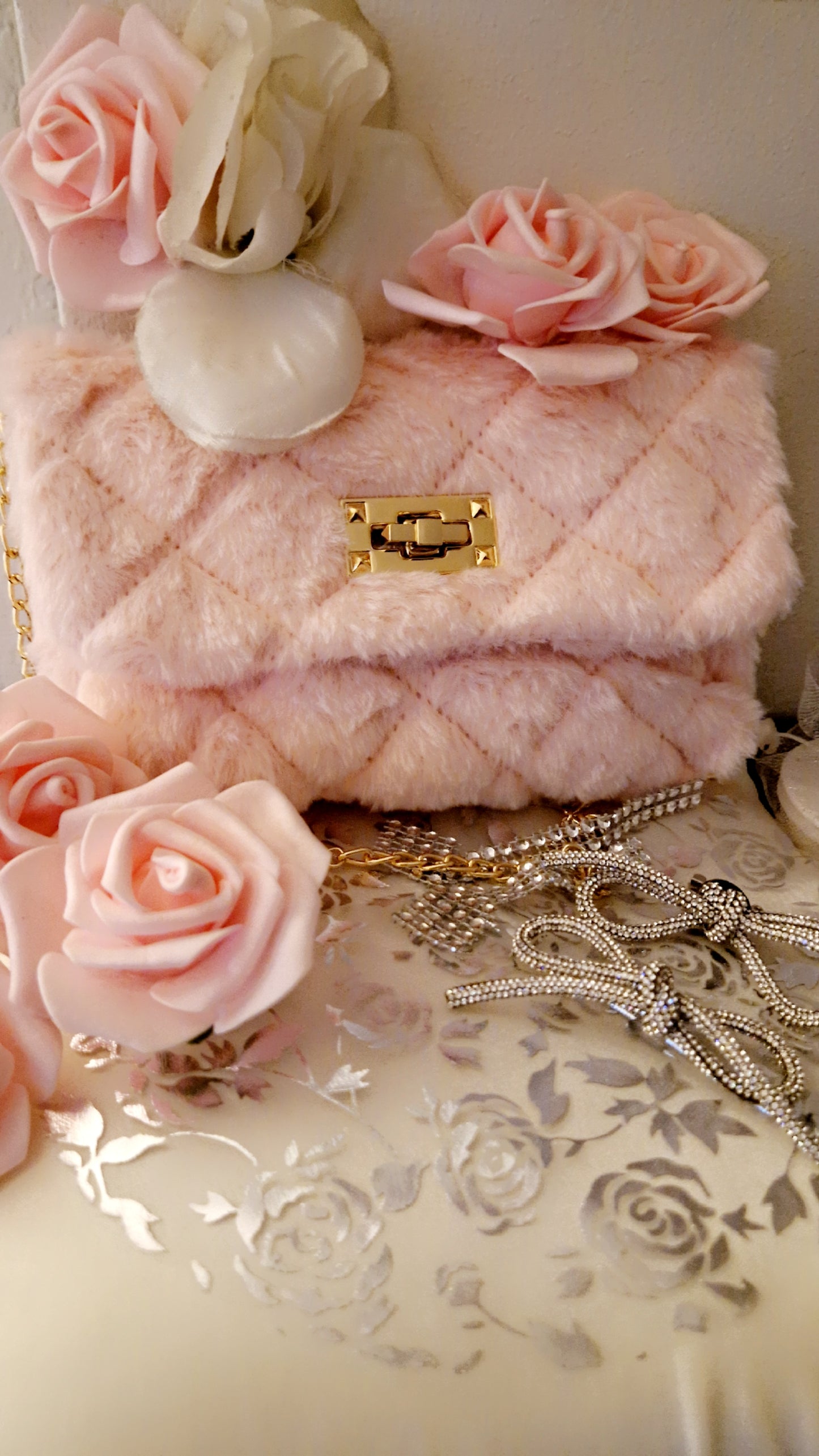 Sac en fourrure rose