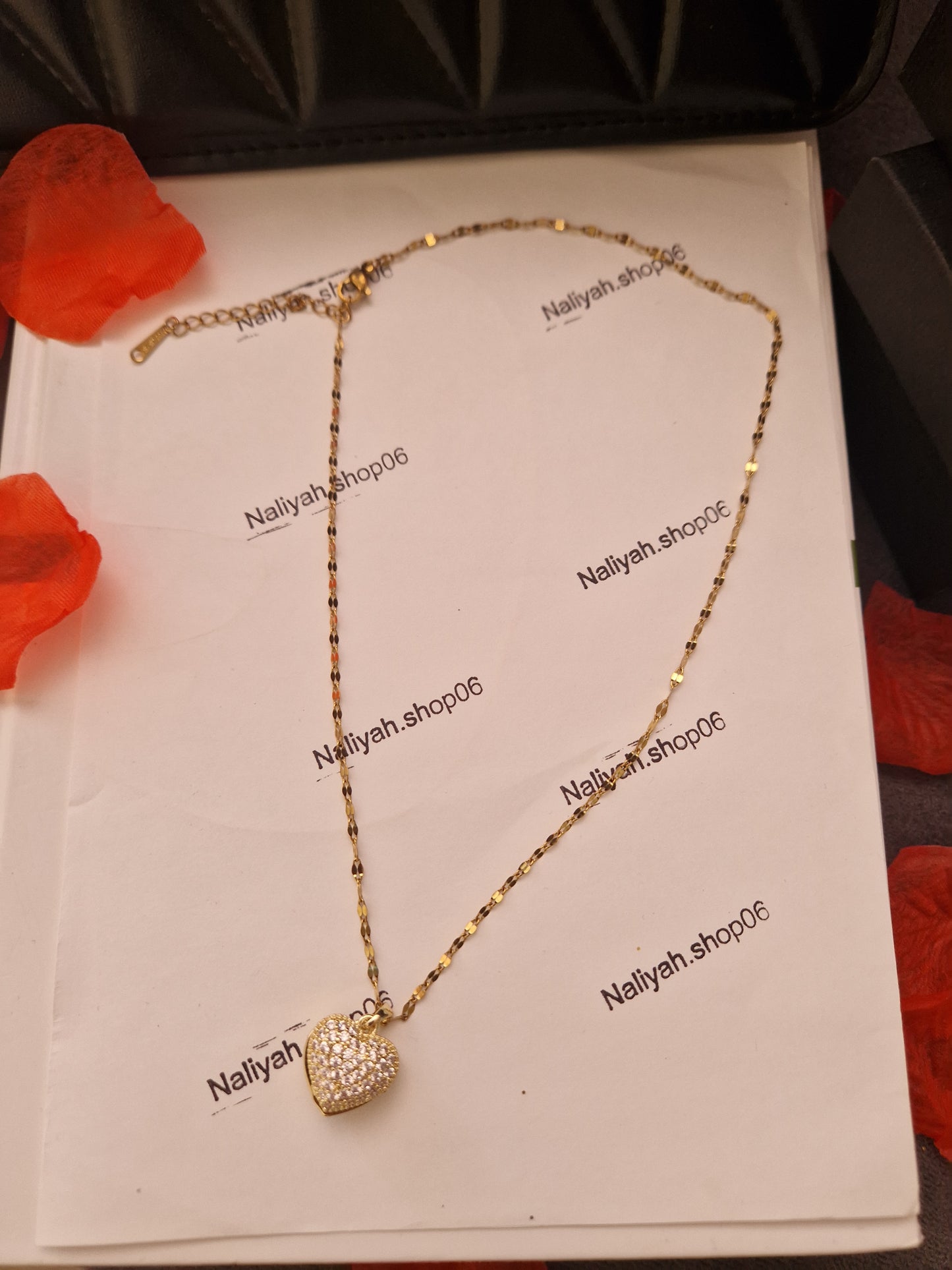 Collier chic à coeur ouvert